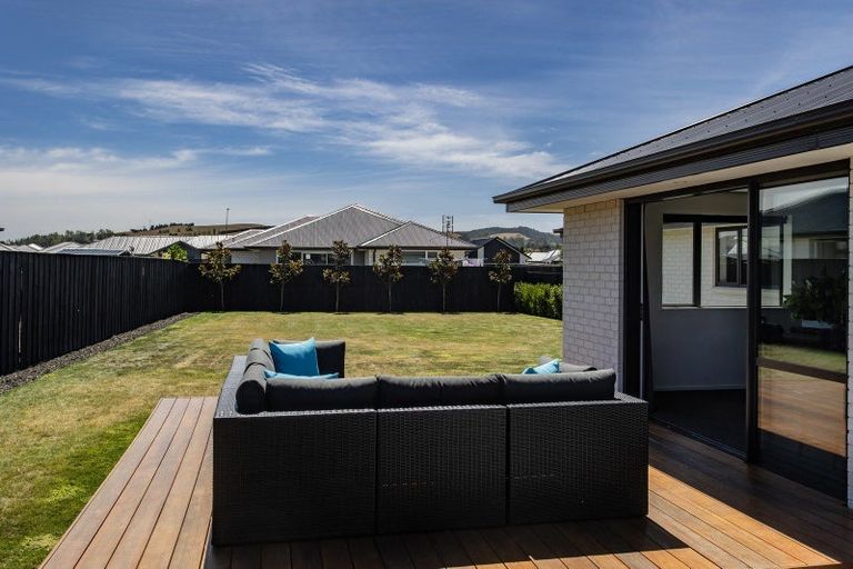 Photo of property in 13 Johnson Avenue, Amberley, 7410