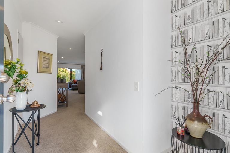 Photo of property in 26 Palmcrest Grove, Highland Park, Auckland, 2010