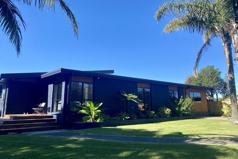 Photo of property in 17 Rogers Road, Bay View, Napier, 4104