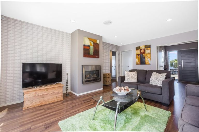 Photo of property in 33 Kahurangi Heights, Aotea, Porirua, 5024