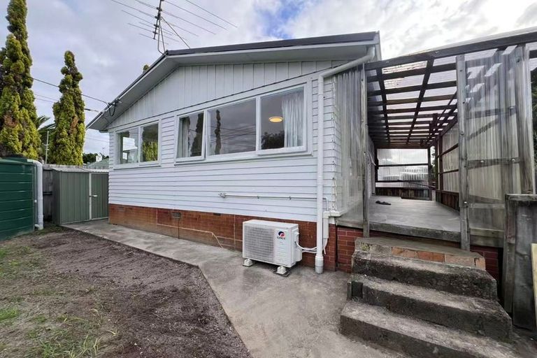 Photo of property in 28a Longburn Road, Henderson, Auckland, 0610