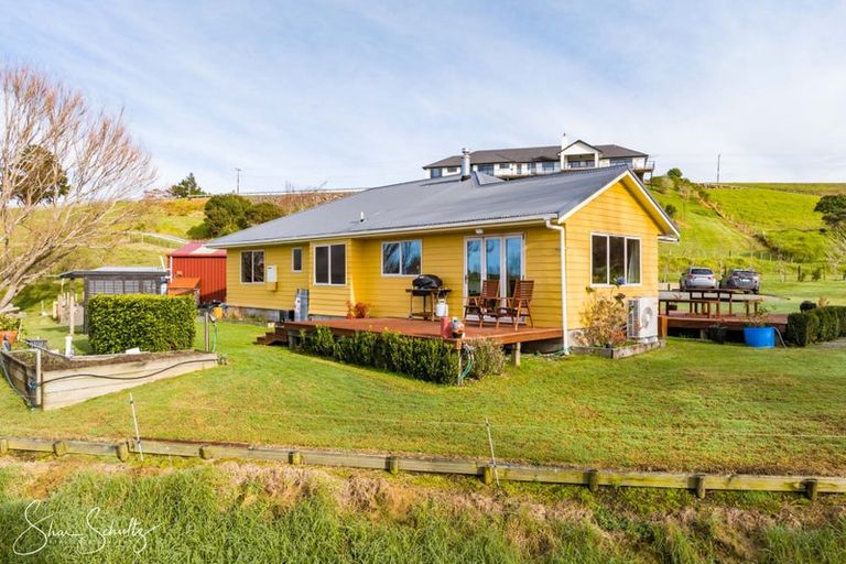 Photo of property in 16 Nikau Lane, Maungaturoto, 0520