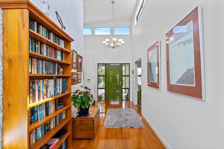 Photo of property in 7 Ruru Place, Levin, 5510