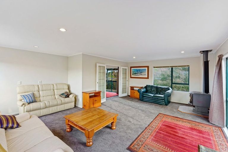 Photo of property in 8 Trig Hill Terrace, Waikanae Beach, Waikanae, 5036