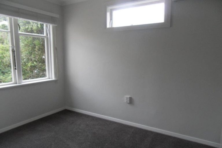 Photo of property in 16 Moana Road, Kelburn, Wellington, 6012