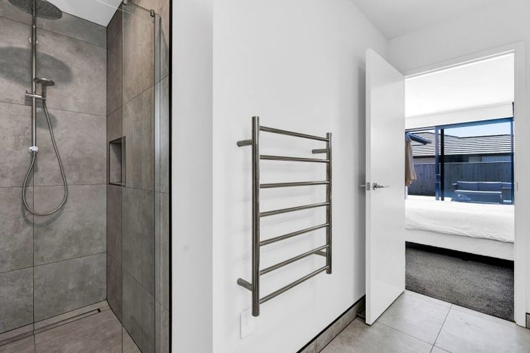 Photo of property in 44 Aratapu Street, Waitara, 4320