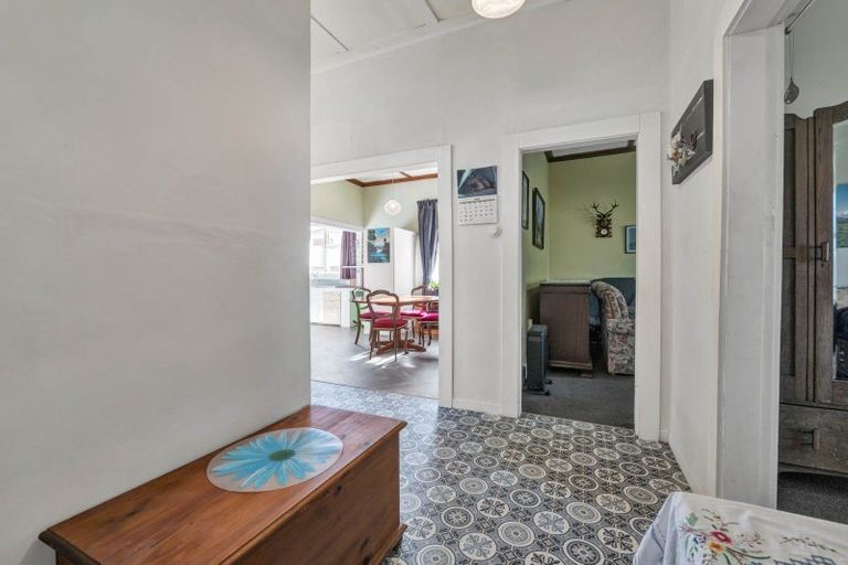 Photo of property in 17 Milmoe Street, Hawera, 4610