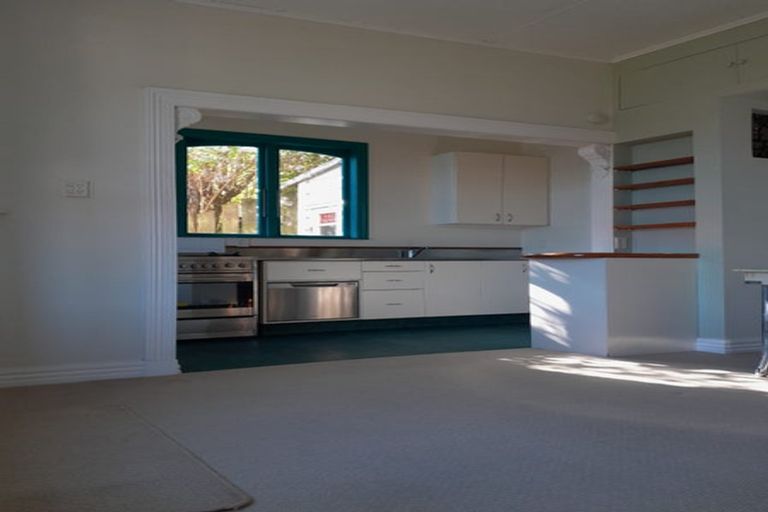 Photo of property in 5 Vogel Street, Mount Victoria, Wellington, 6011