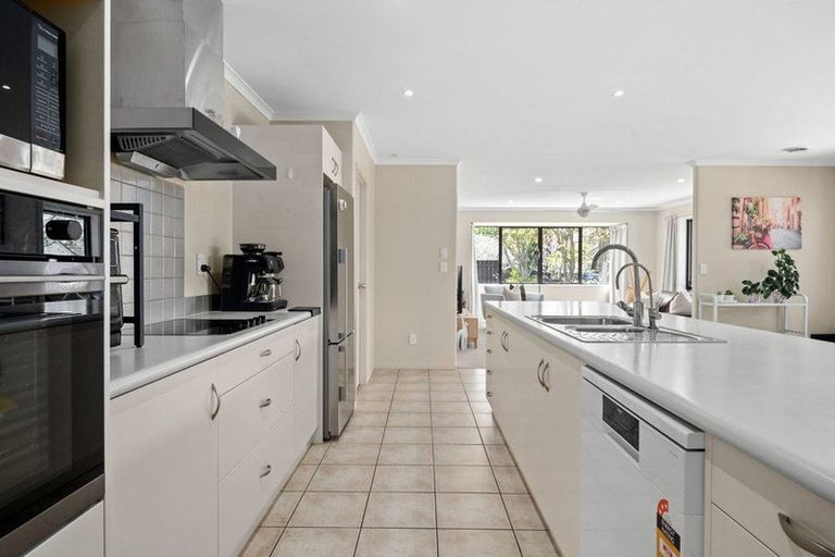 Photo of property in 2 Lavenham Place, Rototuna North, Hamilton, 3210