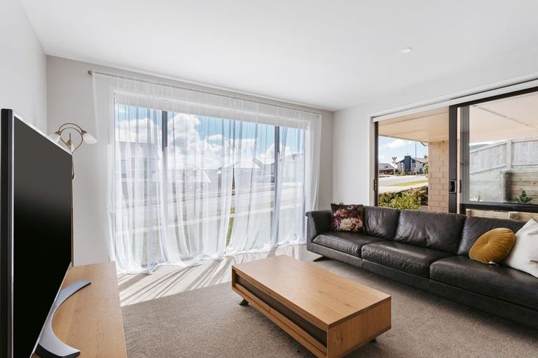 Photo of property in 22 Stingray Drive, Omokoroa, 3114