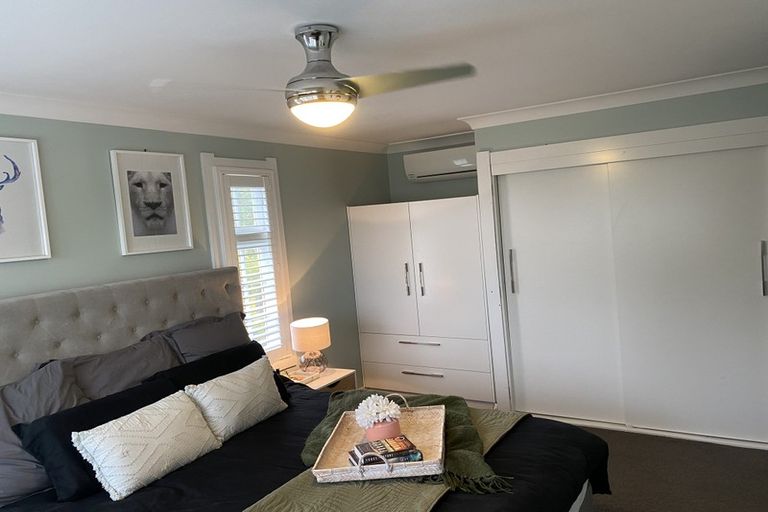 Photo of property in 1/27 Onewa Road, Northcote, Auckland, 0627