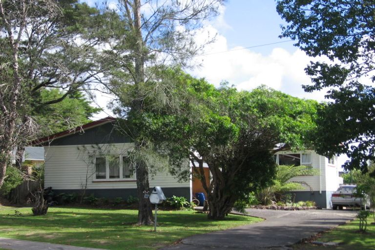 Photo of property in 1/95 Atkinson Road, Titirangi, Auckland, 0604