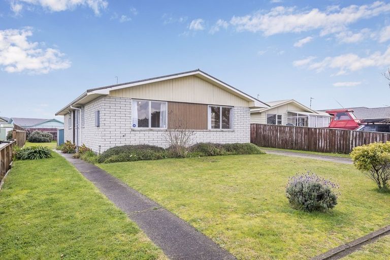 Photo of property in 69 Gray Avenue, Paraparaumu Beach, Paraparaumu, 5032