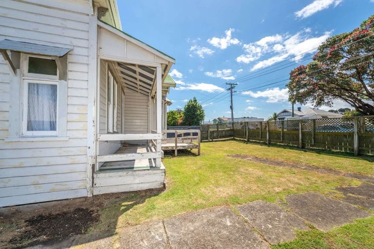 Photo of property in 3 Harper Street, Gonville, Whanganui, 4501