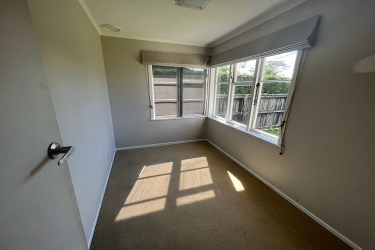 Photo of property in 1/52 Muir Avenue, Mangere Bridge, Auckland, 2022