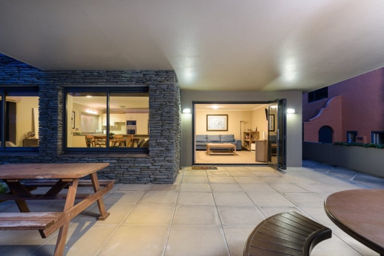 Photo of property in 85 Marine Parade, Mount Maunganui, 3116