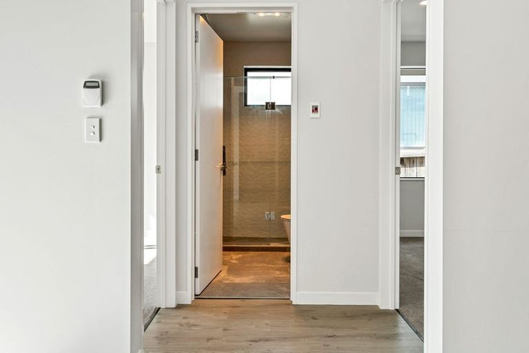 Photo of property in 27 Craigs Way, Hobsonville, Auckland, 0616