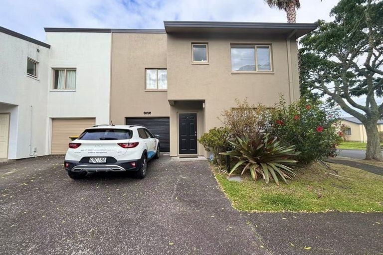Photo of property in 1 Butia Avenue, Henderson, Auckland, 0612