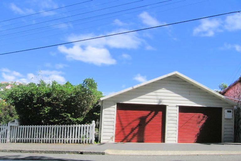 Photo of property in 75 Glen Road, Kelburn, Wellington, 6012