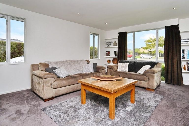 Photo of property in 9 Springside Place, Redwood, Christchurch, 8051