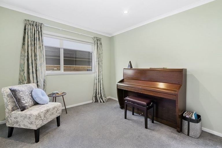 Photo of property in 12 Ken Douglas Drive, Aotea, Porirua, 5024