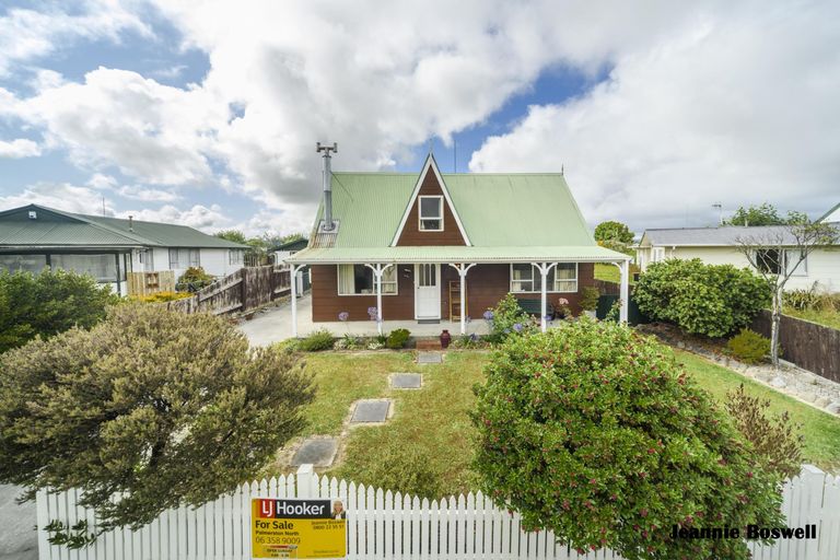 Photo of property in 34 Rainforth Street, Roslyn, Palmerston North, 4414