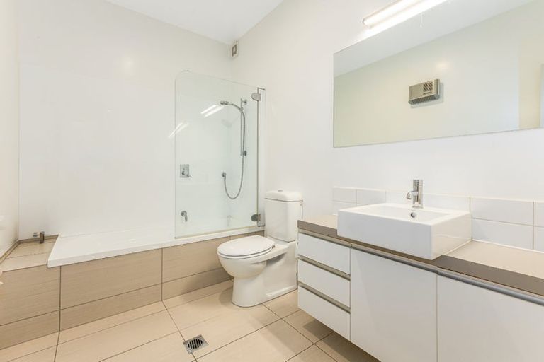 Photo of property in 77 Saddleback Grove, Karori, Wellington, 6012