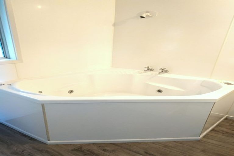 Photo of property in 2/33 Springfield Road, St Albans, Christchurch, 8014