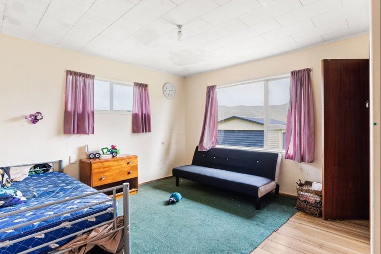 Photo of property in 29 Terrace Street, Matawai, 4075