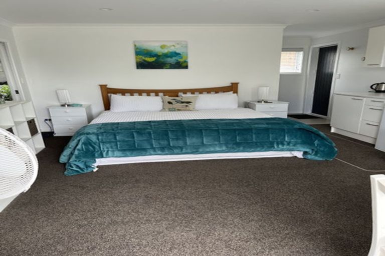 Photo of property in 112b Hibiscus Coast Highway, Red Beach, 0932