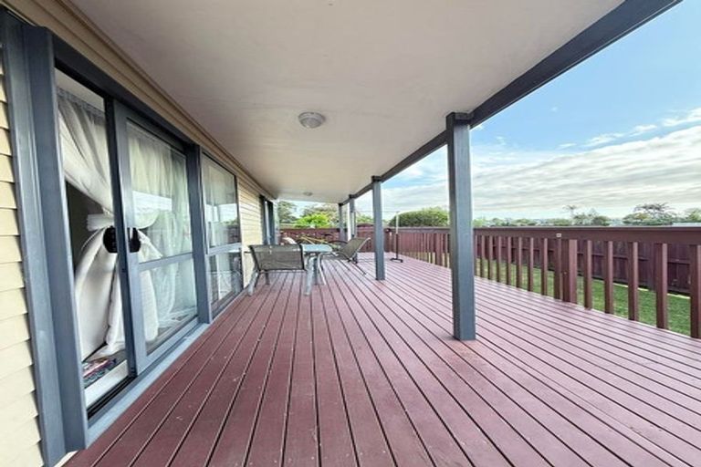 Photo of property in 14 Peachgrove Road, Te Atatu Peninsula, Auckland, 0610