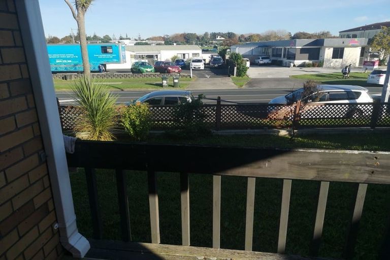 Photo of property in 1/62 Aviemore Drive, Highland Park, Auckland, 2010