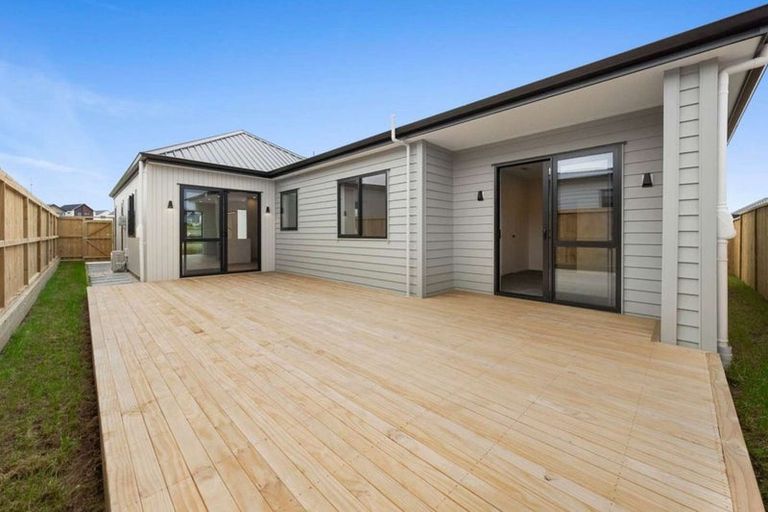 Photo of property in 12 Kobe Street, Karaka, 2580