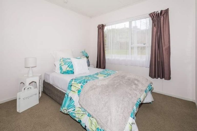 Photo of property in 5 Santiago Crescent, Unsworth Heights, Auckland, 0632