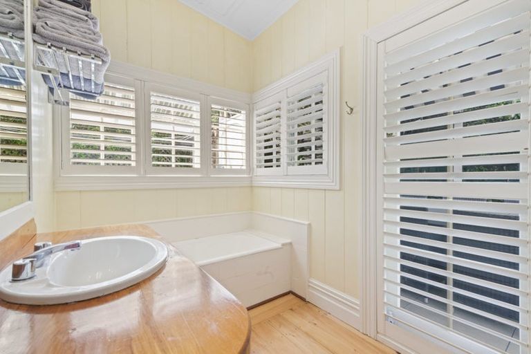 Photo of property in 8 Dodson Avenue, Milford, Auckland, 0620