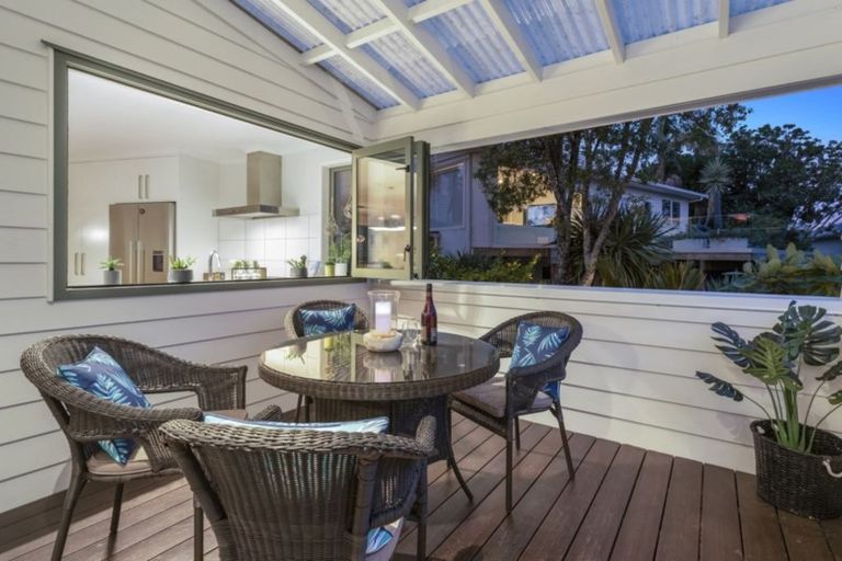 Photo of property in 956 Beach Road, Torbay, Auckland, 0630