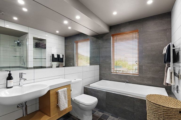 Photo of property in 36 Saint Andrews Hill Road, Mount Pleasant, Christchurch, 8081