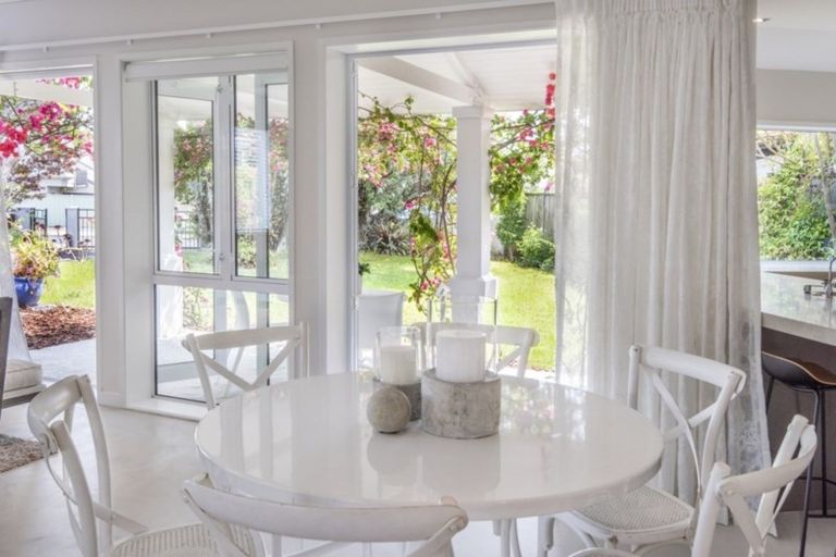 Photo of property in 29a Stanley Point Road, Stanley Point, Auckland, 0624