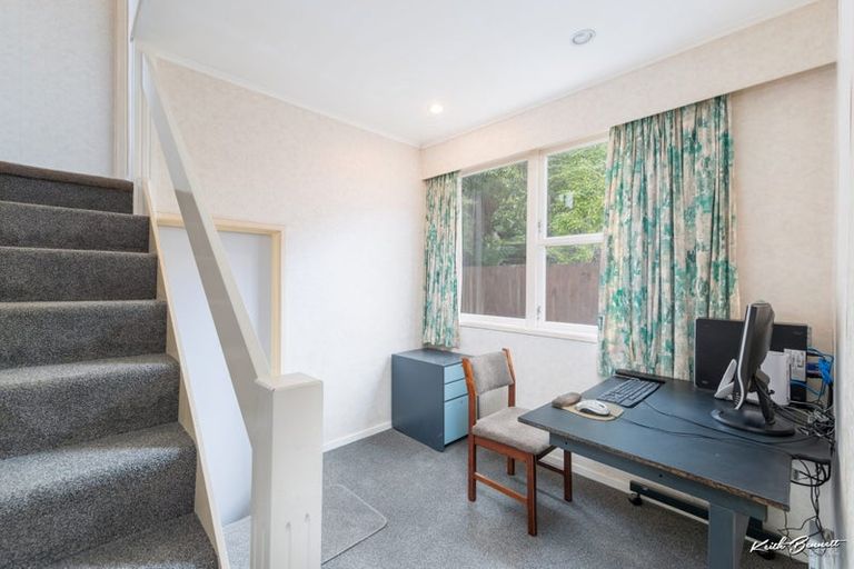 Photo of property in 3 Lowry Crescent, Stokes Valley, Lower Hutt, 5019