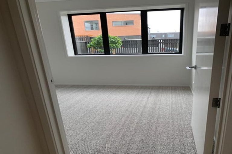 Photo of property in 1/96 Clark Road, Hobsonville, Auckland, 0616