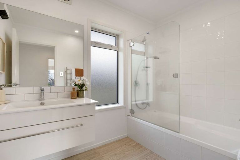 Photo of property in 24 Harbelle Close, Bethlehem, Tauranga, 3110