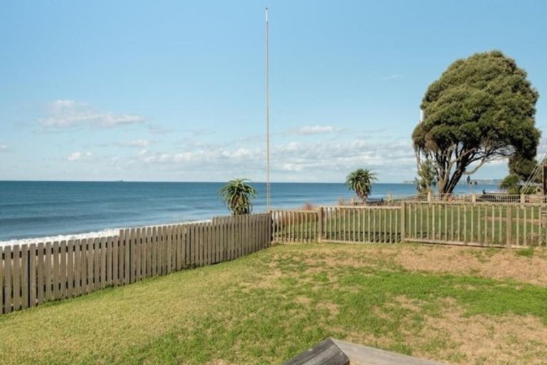 Photo of property in 107 Karewa Parade, Papamoa Beach, Papamoa, 3118