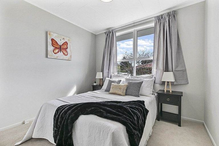 Photo of property in 27 Woburn Street, Mangere East, Auckland, 2024