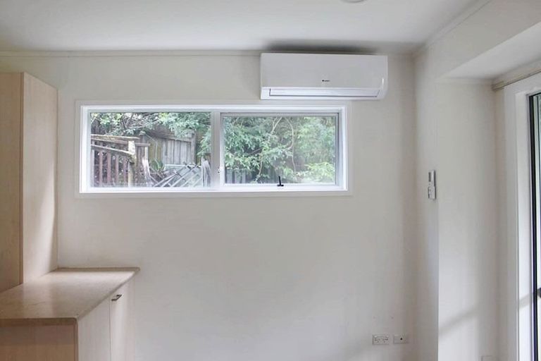 Photo of property in 29 Santiago Crescent, Unsworth Heights, Auckland, 0632