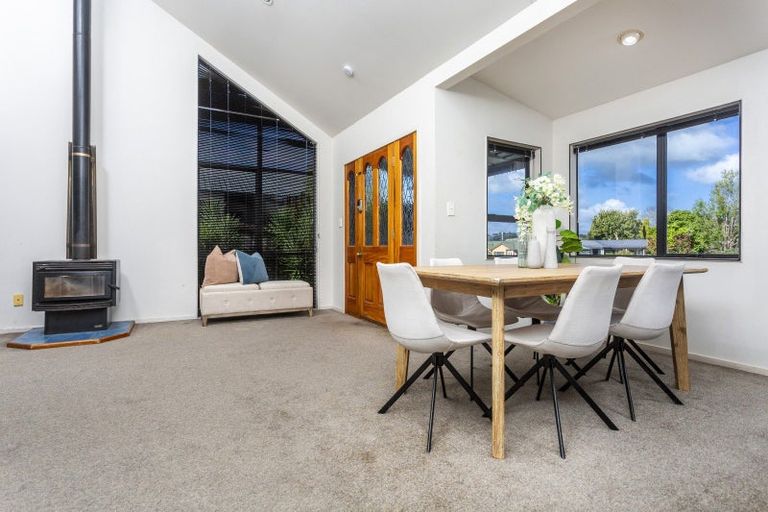 Photo of property in 6 Tokay Place, Huapai, Kumeu, 0810