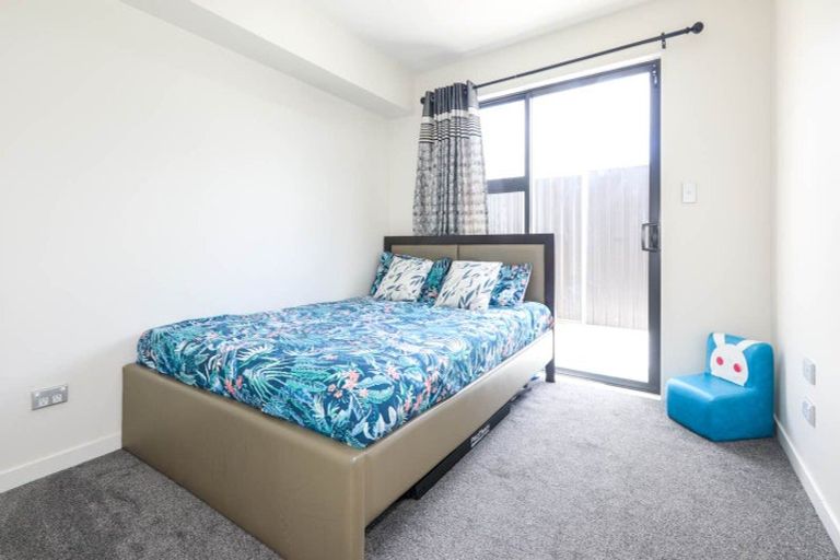 Photo of property in 16 Rosarina Lane, Takanini, 2112