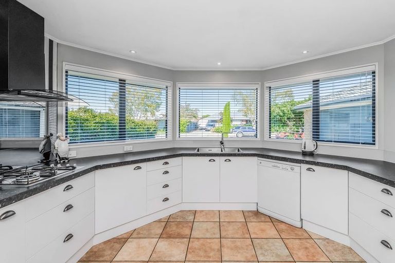 Photo of property in 28 Durrell Way, Rolleston, 7614