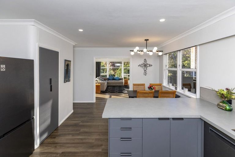 Photo of property in 34 Kaitawa Crescent, Paraparaumu, 5032