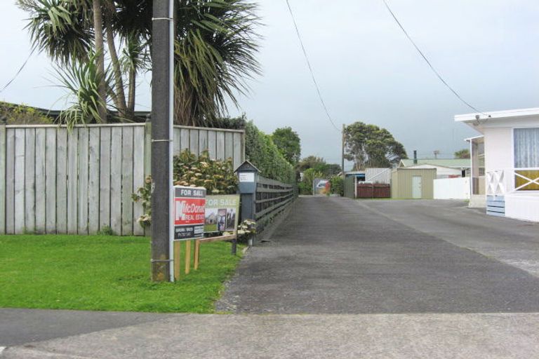 Photo of property in 12 Mace Terrace, Oakura, 4314