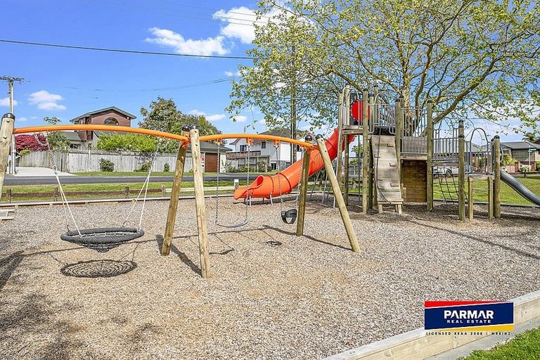 Photo of property in 159 Colwill Road, Massey, Auckland, 0614